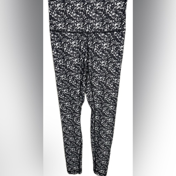 Lululemon Shine Tight Roll Down in Shimmy Shimmer Black White Women’s Size 6 - Picture 7 of 10